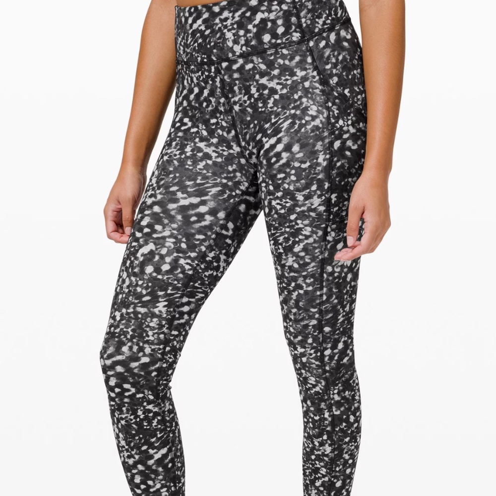 Lululemon Invigorate High-Rise Tight 25" leggings